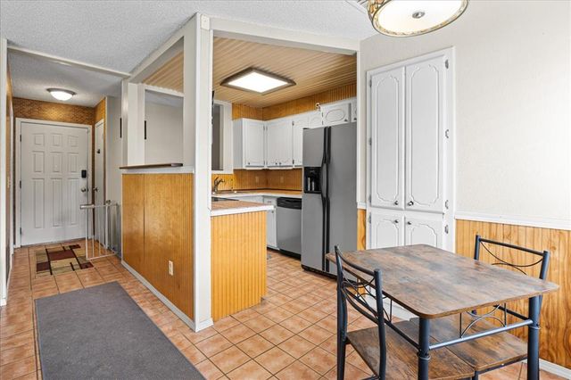 12337 Rockgate Drive, Yukon, OK 73099