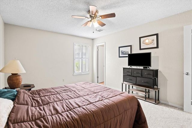 12337 Rockgate Drive, Yukon, OK 73099