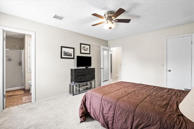 12337 Rockgate Drive, Yukon, OK 73099