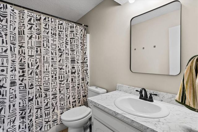 12337 Rockgate Drive, Yukon, OK 73099