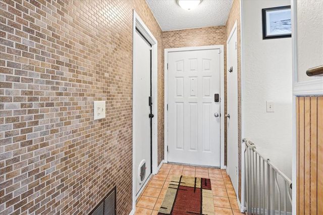 12337 Rockgate Drive, Yukon, OK 73099