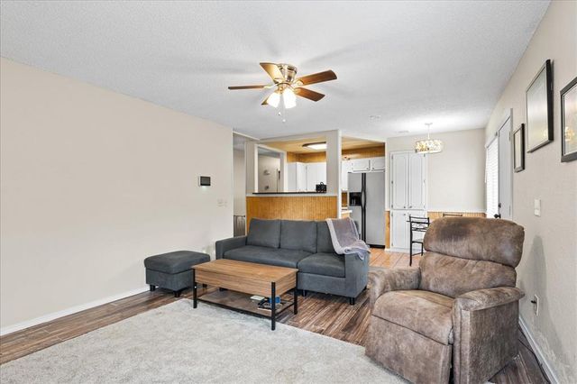 12337 Rockgate Drive, Yukon, OK 73099
