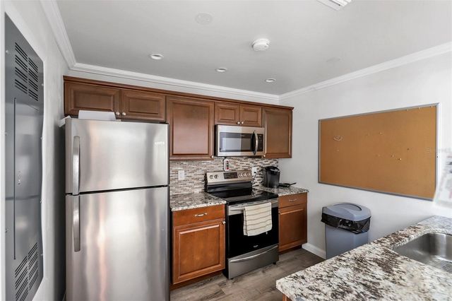 3231 BENEVA ROAD 103, Sarasota, FL 34232