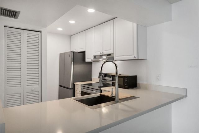 3231 BENEVA ROAD 103, Sarasota, FL 34232