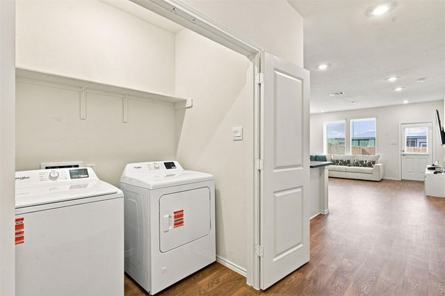130-B Harrison XING, Uhland, TX 78640
