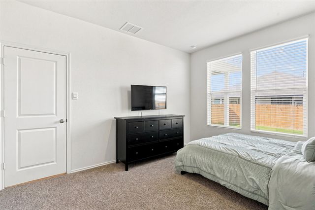 130-B Harrison XING, Uhland, TX 78640