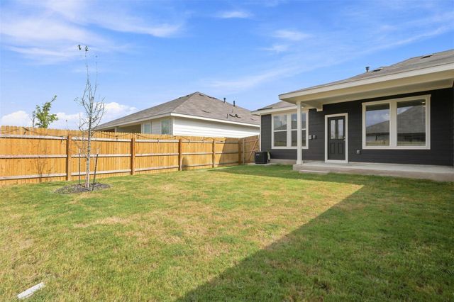 130-B Harrison XING, Uhland, TX 78640
