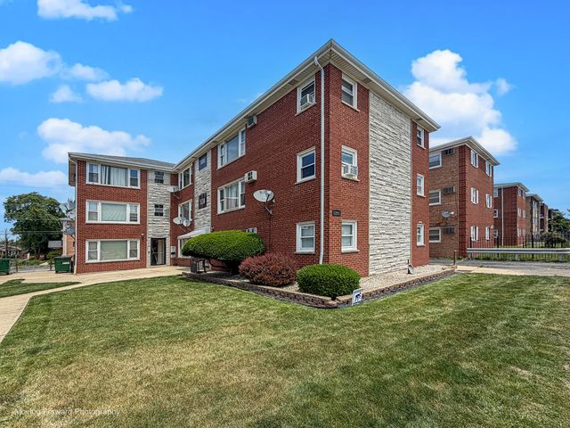 6940 W 65th Street 3B, Chicago, IL 60638
