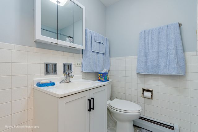 6940 W 65th Street 3B, Chicago, IL 60638