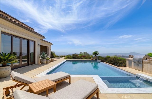 18148 Avnda Orilla, Rancho Santa Fe, CA 92067