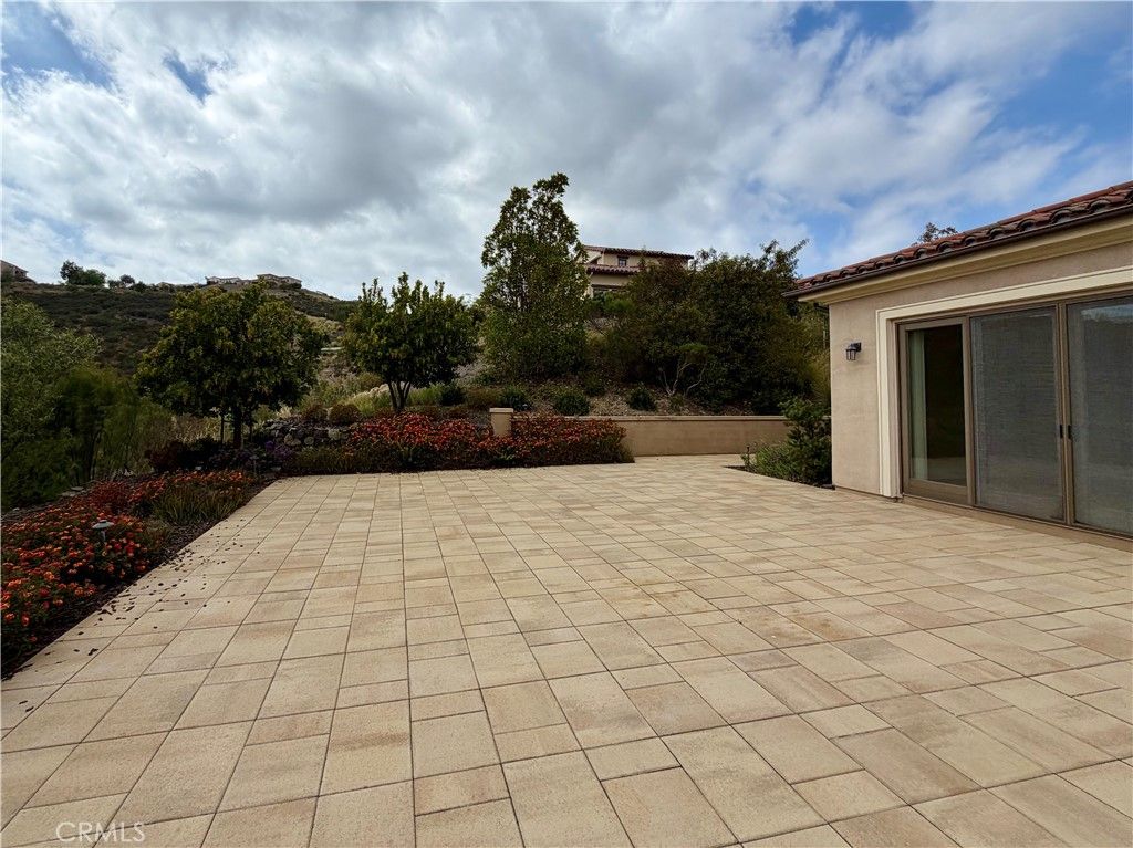 Image 11 of property listing at 18148 Avnda Orilla, Rancho Santa Fe, CA 92067