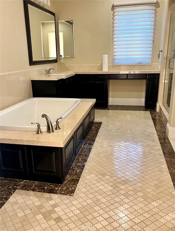 Image 8 of property listing at 18148 Avnda Orilla, Rancho Santa Fe, CA 92067
