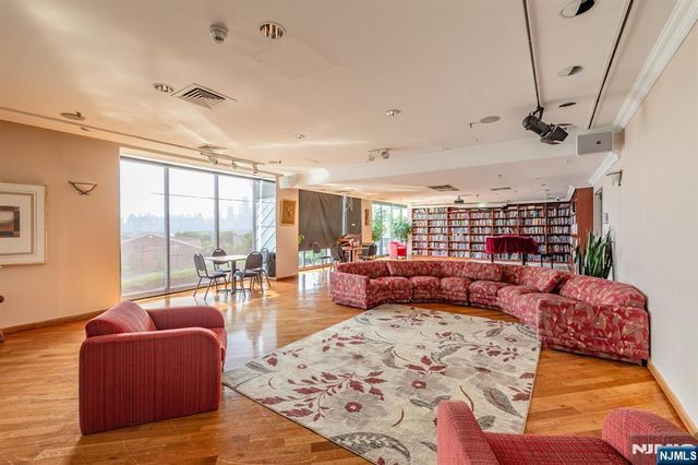 7000 Kennedy Boulevard 25F, Guttenberg, NJ 07093