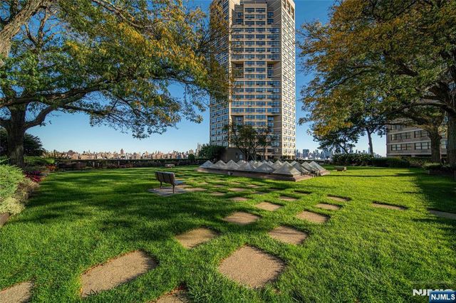 7000 Kennedy Boulevard 25F, Guttenberg, NJ 07093