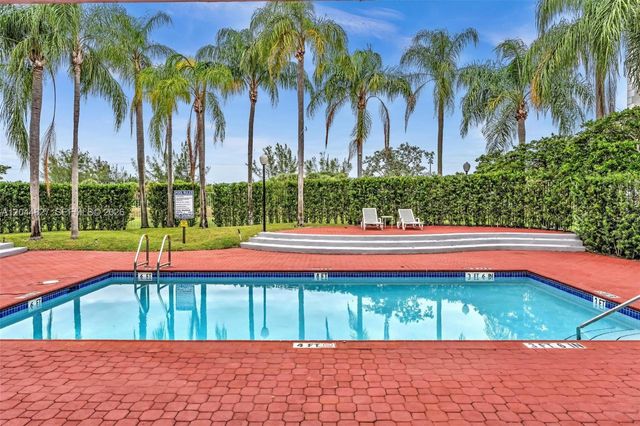 2831 N Oakland Forest Drive 101, Oakland Park, FL 33309