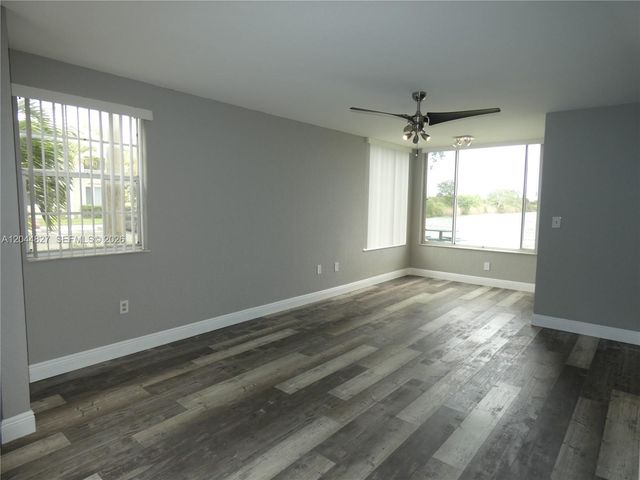 2831 N Oakland Forest Drive 101, Oakland Park, FL 33309