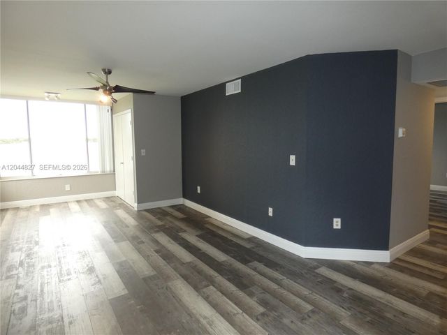 2831 N Oakland Forest Drive 101, Oakland Park, FL 33309
