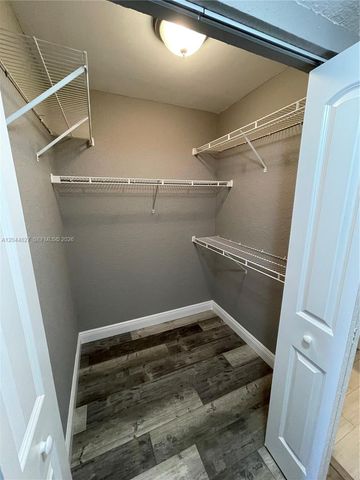 2831 N Oakland Forest Drive 101, Oakland Park, FL 33309