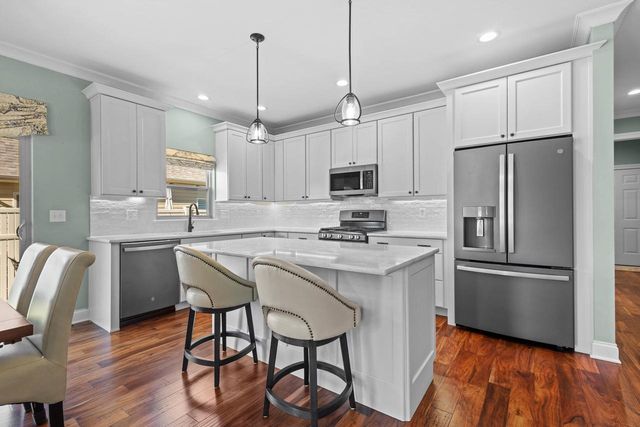 636 Baker STREET, Walworth, WI 53184