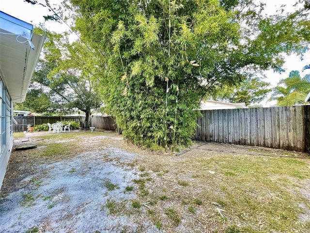 5825 30TH AVENUE N, St Petersburg, FL 33710