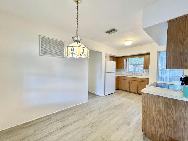 5825 30TH AVENUE N, St Petersburg, FL 33710