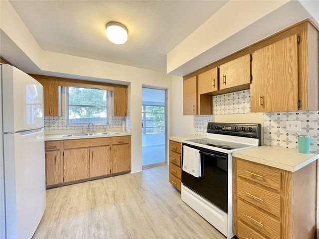 5825 30TH AVENUE N, St Petersburg, FL 33710