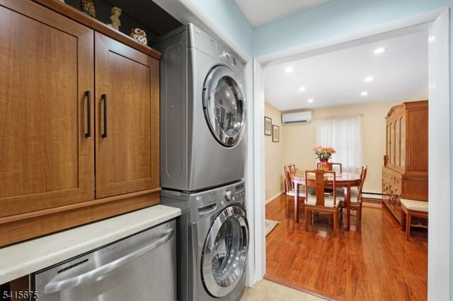 9 Temple Trl, Hopatcong Boro, NJ 07843