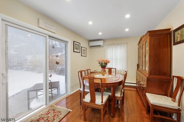 9 Temple Trl, Hopatcong Boro, NJ 07843