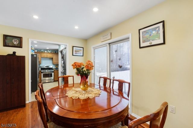 9 Temple Trl, Hopatcong Boro, NJ 07843