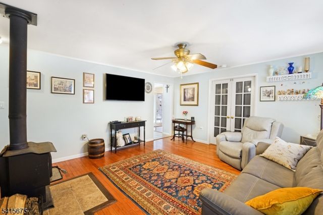 9 Temple Trl, Hopatcong Boro, NJ 07843