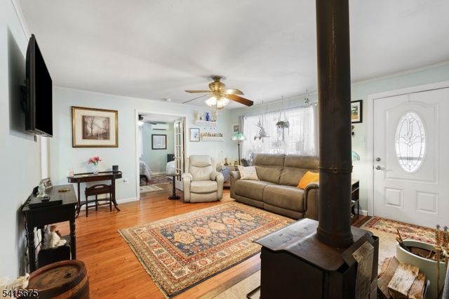 9 Temple Trl, Hopatcong Boro, NJ 07843