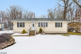 9 Temple Trl, Hopatcong Boro, NJ 07843