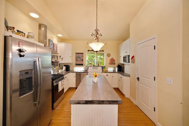 19170 Tiger Lily Ln, Grass Valley, CA 95945