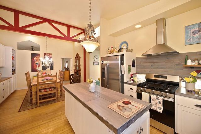 19170 Tiger Lily Ln, Grass Valley, CA 95945