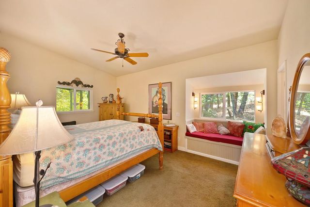 19170 Tiger Lily Ln, Grass Valley, CA 95945