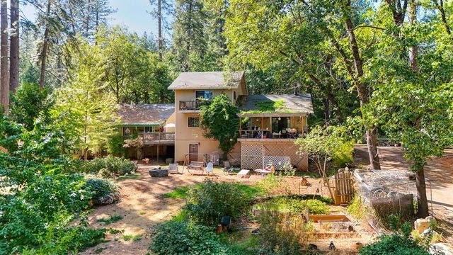 19170 Tiger Lily Ln, Grass Valley, CA 95945