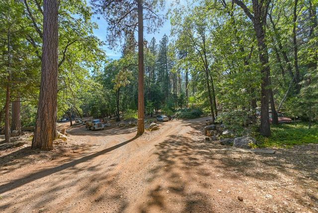 19170 Tiger Lily Ln, Grass Valley, CA 95945