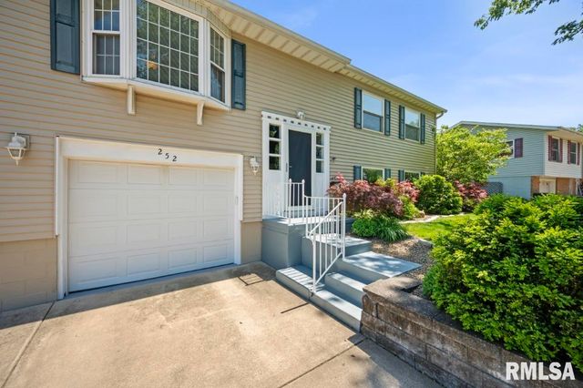 252 BRIARGATE Road, Washington, IL 61571