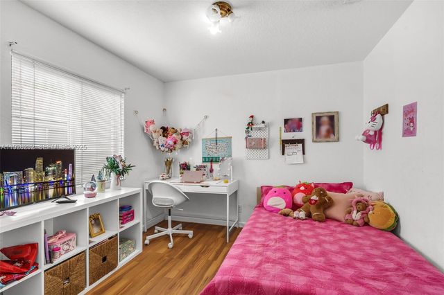 1509 Sunset Way, Weston, FL 33327