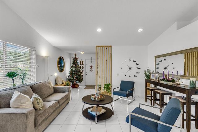 1509 Sunset Way, Weston, FL 33327