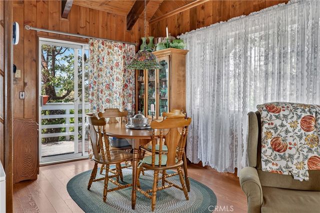 1127 Yukon, Lake Arrowhead, CA 92352