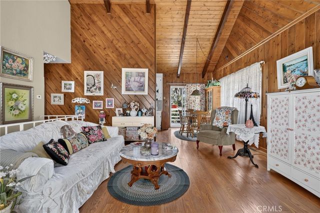 1127 Yukon, Lake Arrowhead, CA 92352