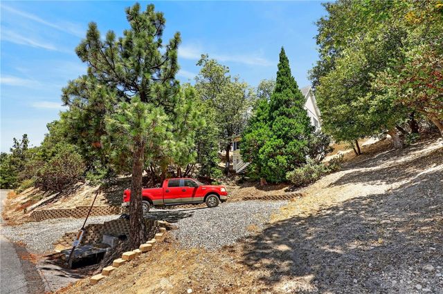 1127 Yukon, Lake Arrowhead, CA 92352