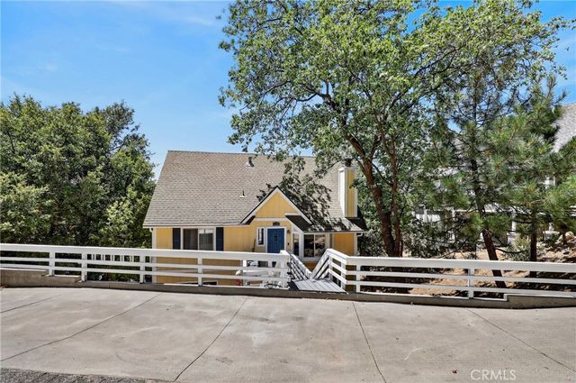 1127 Yukon, Lake Arrowhead, CA 92352