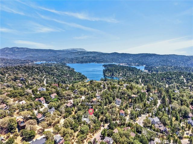 1127 Yukon, Lake Arrowhead, CA 92352