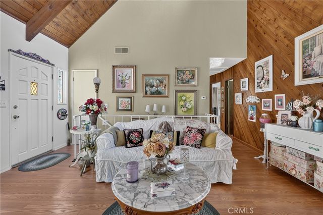 1127 Yukon, Lake Arrowhead, CA 92352
