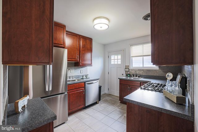 2804 HANSON AVE, Baltimore, MD 21209