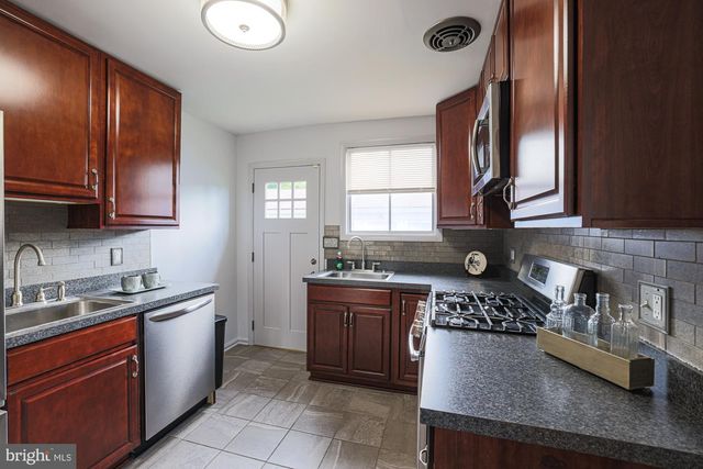 2804 HANSON AVE, Baltimore, MD 21209