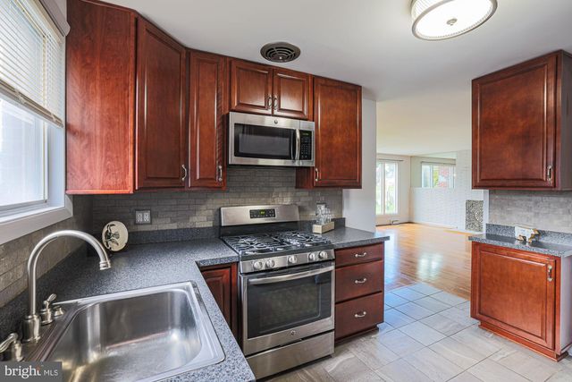 2804 HANSON AVE, Baltimore, MD 21209