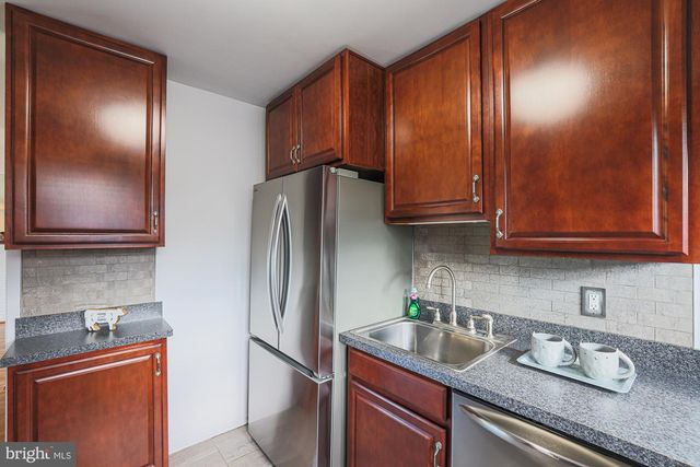 2804 HANSON AVE, Baltimore, MD 21209